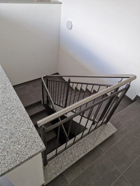 Anfang März 2026 Das Treppenhaus ist fertig!